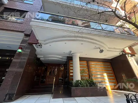 (APTO CREDITO) SEMIPISO  DE CATEGORIA C/ COCHERA EN VENTA - VILLA URQUIZA