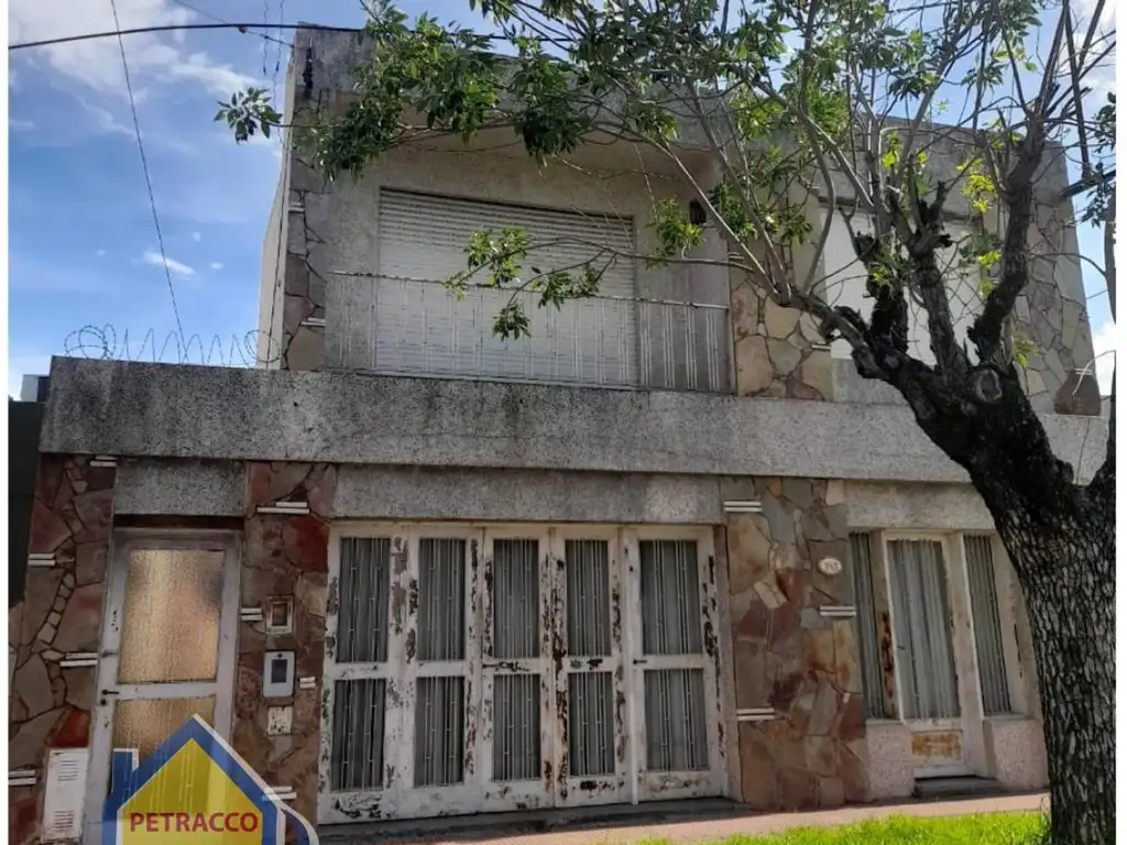 Casa en 2 plantas de 4 dormitorios en venta