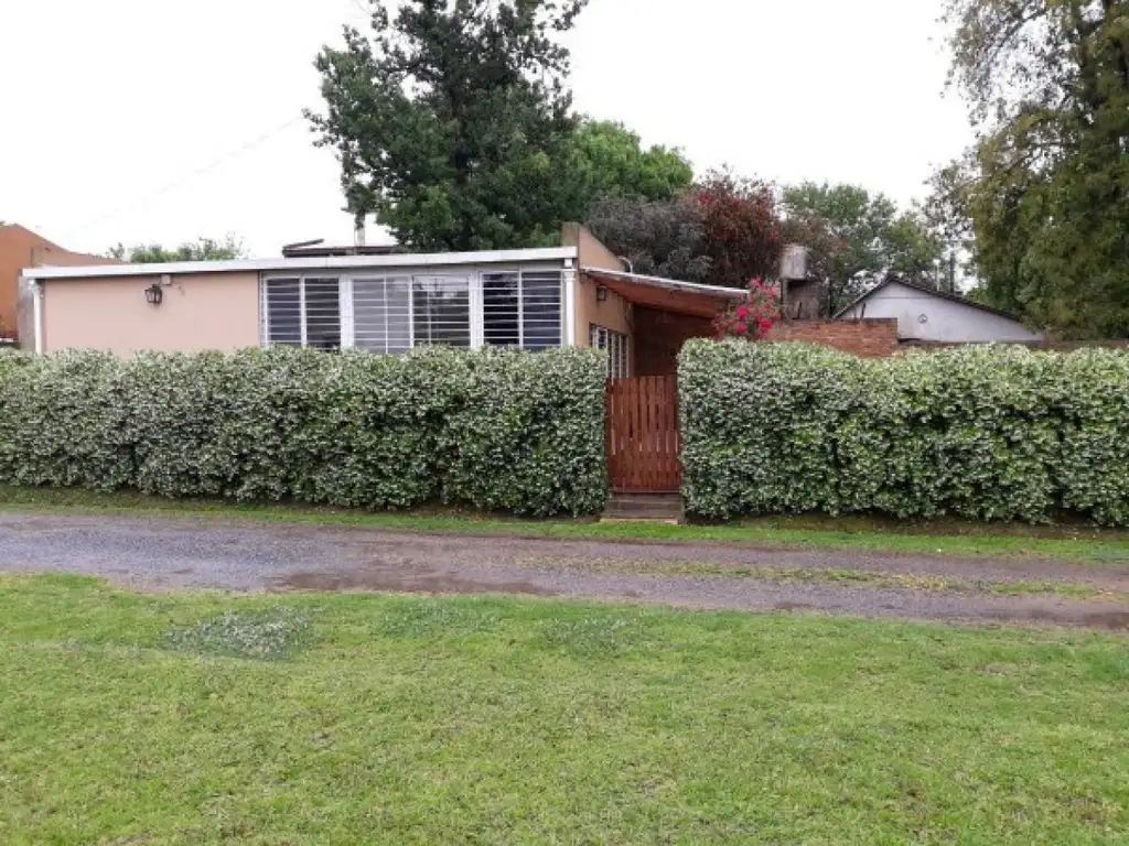 Casa en barrio cerrado pequeño