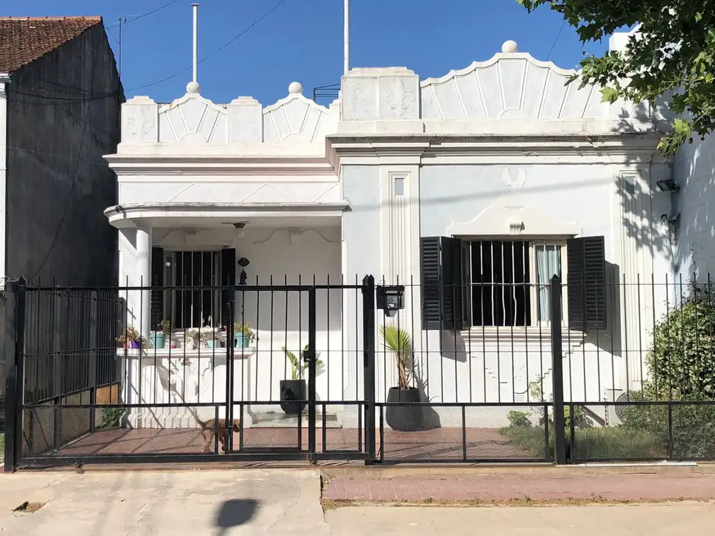 P.H.TIPO CASA  AL FRENTE CON ENTRADA INDEPENDIENTE- MARTINEZ