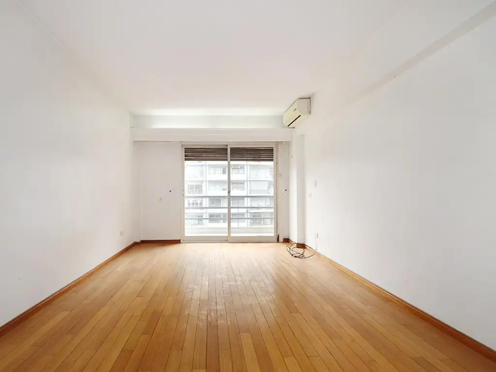 VENTA  DEPARTAMENTO SEMIPIDO DE 5 AMB BELGRANO  CON COCHERA