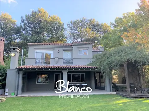 Casa en Venta en Los Laureles - Garín - Con Pileta