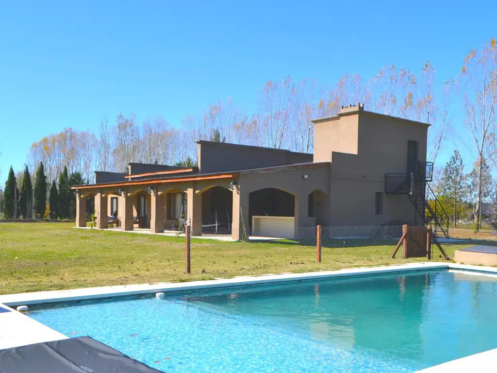 Casa a la venta en  Estancias Las Lilas, lujan