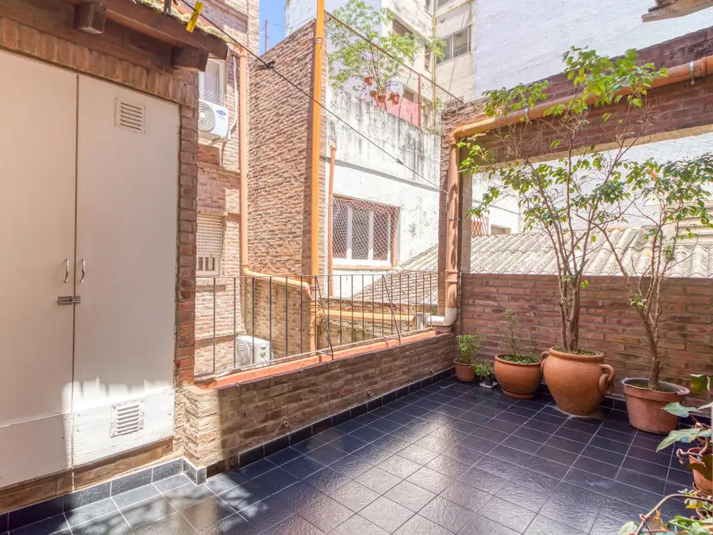 VENTA  DEPARTAMENTO 2 AMBIENTES  CONTRAFRENTE  BALCÓN ATERRAZADO  LUMINOSO  LA LUCILA OLIVOS