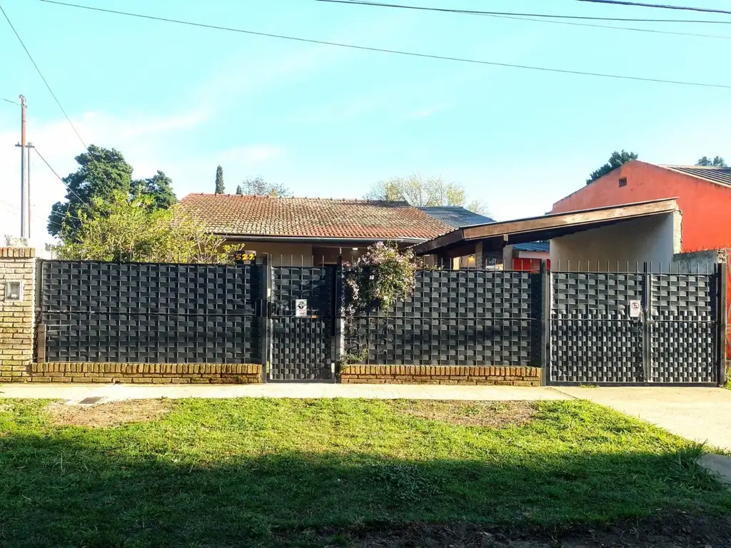 Venta casa en Benavidez con jardin