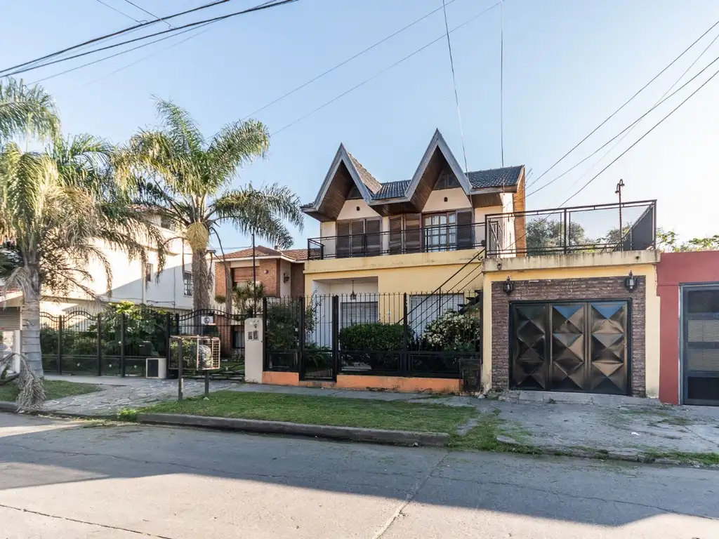 VENTA CASA 6 AMB CON PILETA V. LA FLORIDA, QUILMES