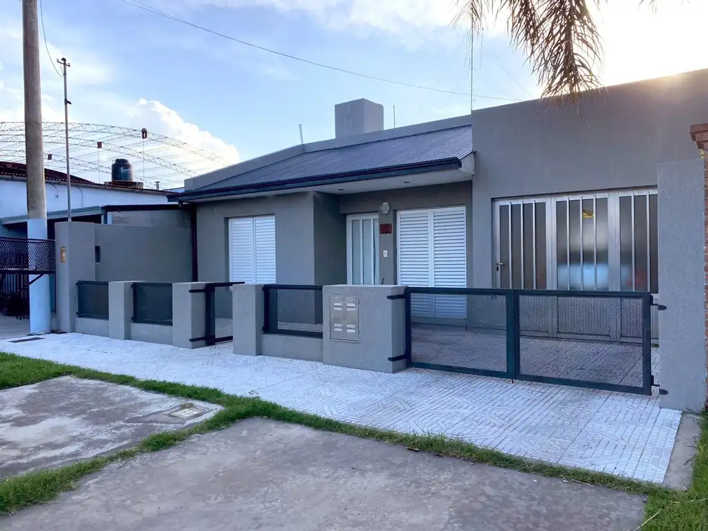 Venta Casa 2 dorm,cochera y patio -San Jeronimo N