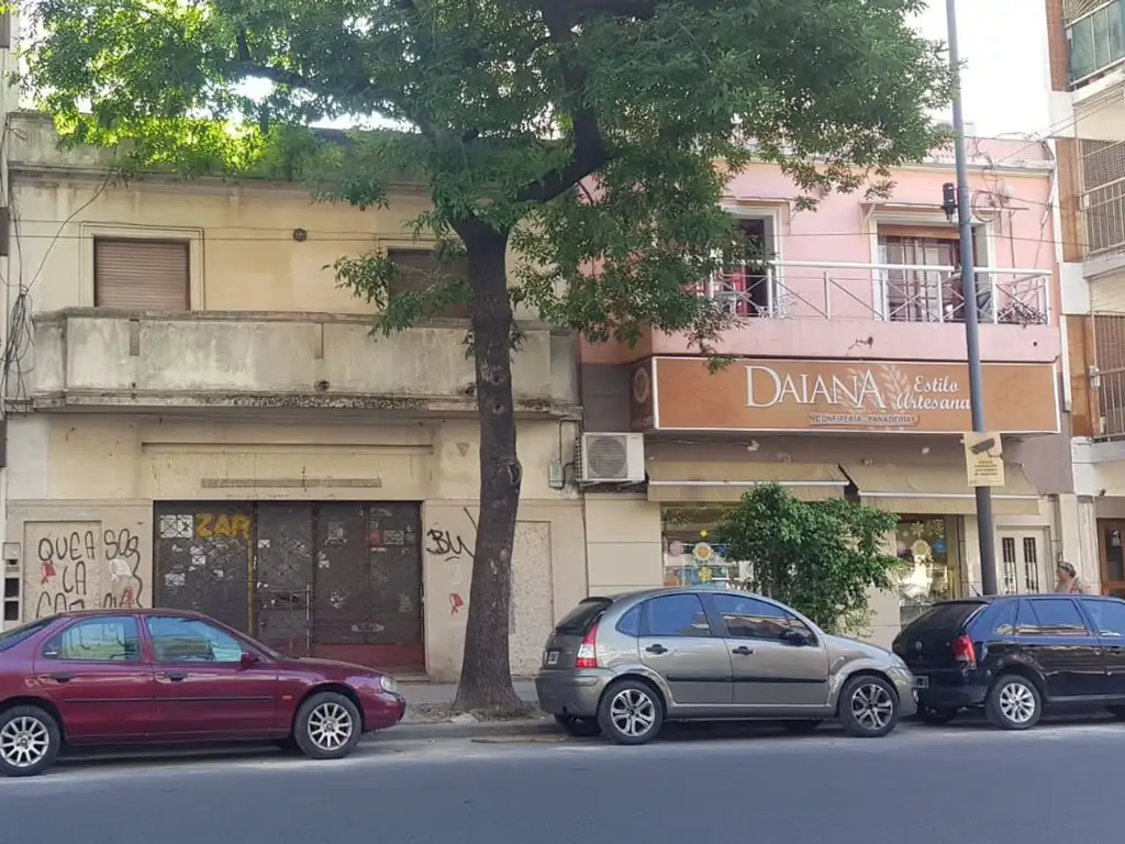 Venta Casa 3 dormitorios 53 años, 170m2, Avenida Teniente General