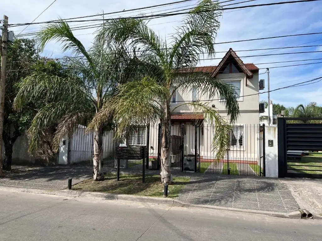 Duplex impecable en Ituzaingo