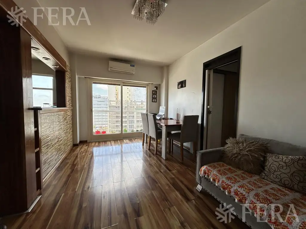 Venta departamento 3 ambientes con balcón en Avellaneda