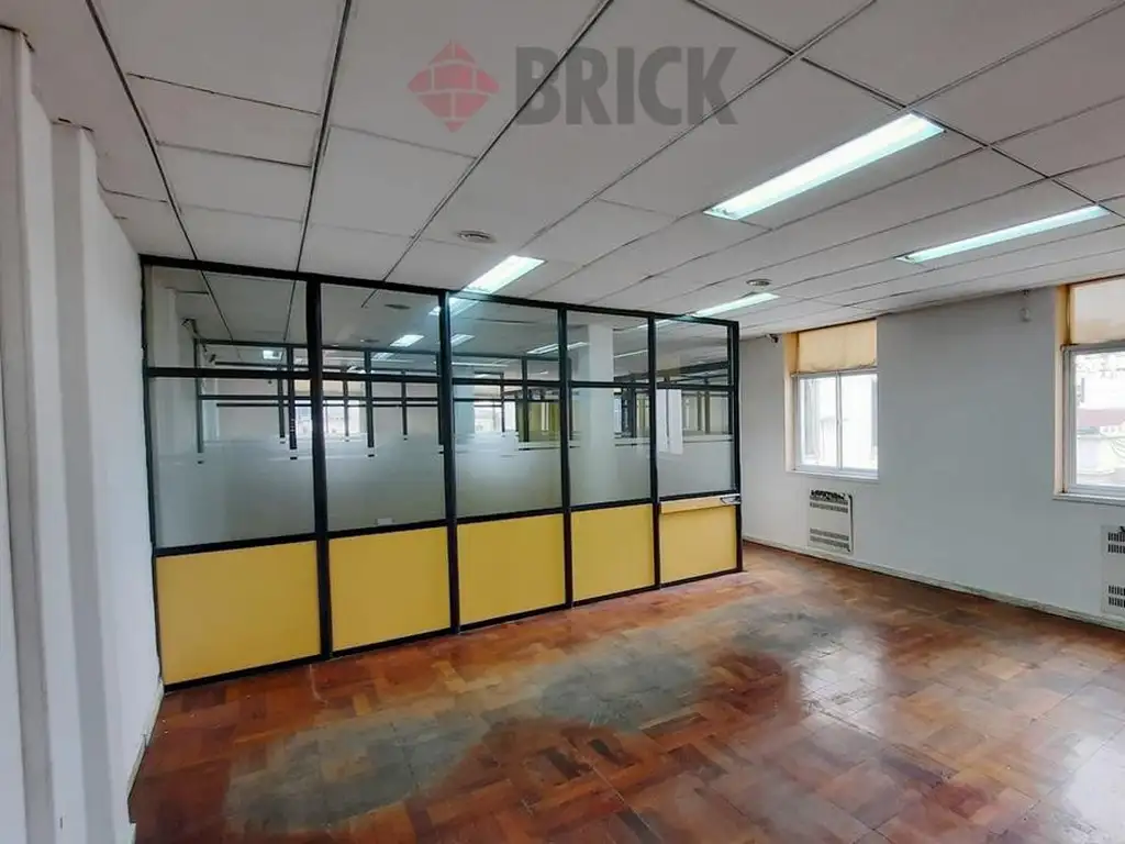 OFICINA 10 AMBIENTES (DIVIDIDA EN 2 C/ENTR INDEP) EN MITRE AL 600 - 250 M2 - CENTRO