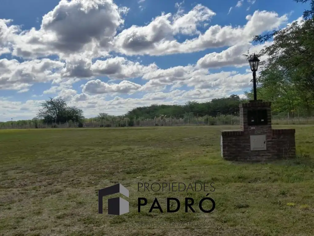 Lote terreno 100 en venta. Barrio La Elina, Comarcas de Luján. Country.  Zona Oeste