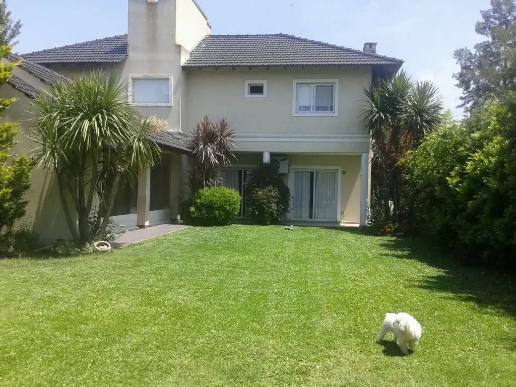 Venta Casa 4 dormitorios, 2 cocheras, 240m2, , El Lauquen Club De Campo