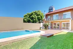 Casa en Venta en La Plata [Cod: 161-2302]