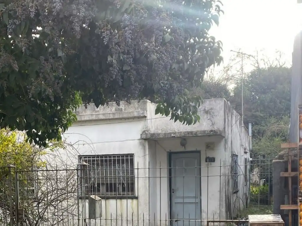 VENTA  CASA Y LOCAL EN BOSQUES FLORENCIO VARELA