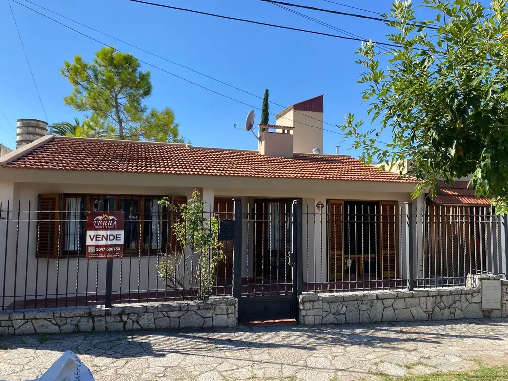 CASA EN VENTA EN ALTA GRACIA