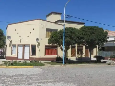 Casa en venta - 2 dormitorios 1 baño - 170mts2 - Rawson