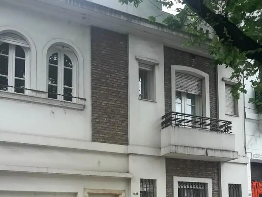 Casa de 5 dormitorios s/Av.Pellegrini (9,53 x 43,14 mts) - Zona Centro