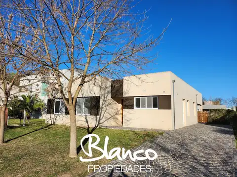 Casa en Venta en Santa Guadalupe, Pilar del Este, G.B.A. Zona Norte - BLA2172_LP564314_1 - Foto 0