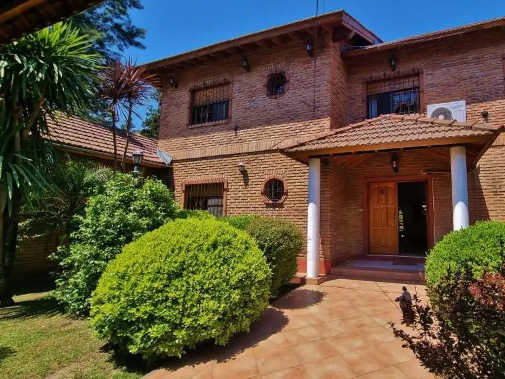 MAGNIFICA CASA-QUINTA EN VENTA! en Tortuguitas, Barrio Yei-Porá, Sobre la calle Santiago de Liniers