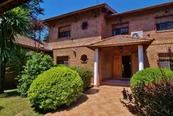 MAGNIFICA CASA-QUINTA EN VENTA! en Tortuguitas, Barrio Yei-Porá, Sobre la calle Santiago de Liniers