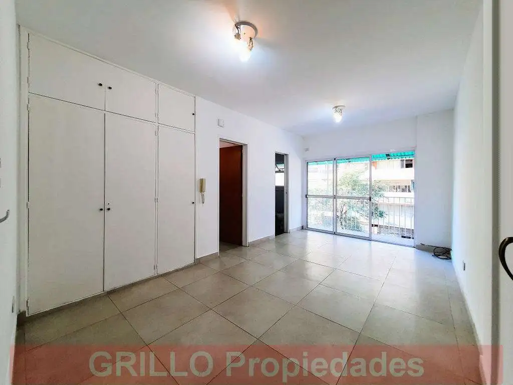 Av. Álvarez  Thomas 2940. Departamento monoambiente. Totalmente refaccionado. Balcón. Vista abierta.