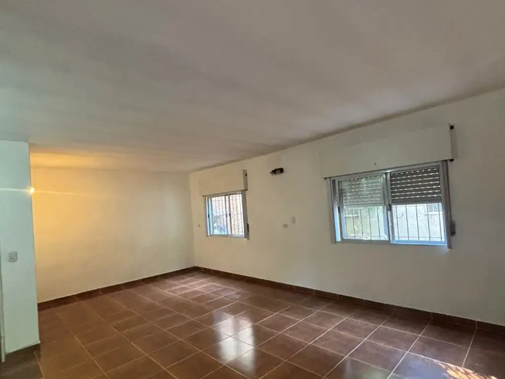 DEPARTAMENTO TIPO MONOAMBIENTE EN VENTA BERNAL OESTE