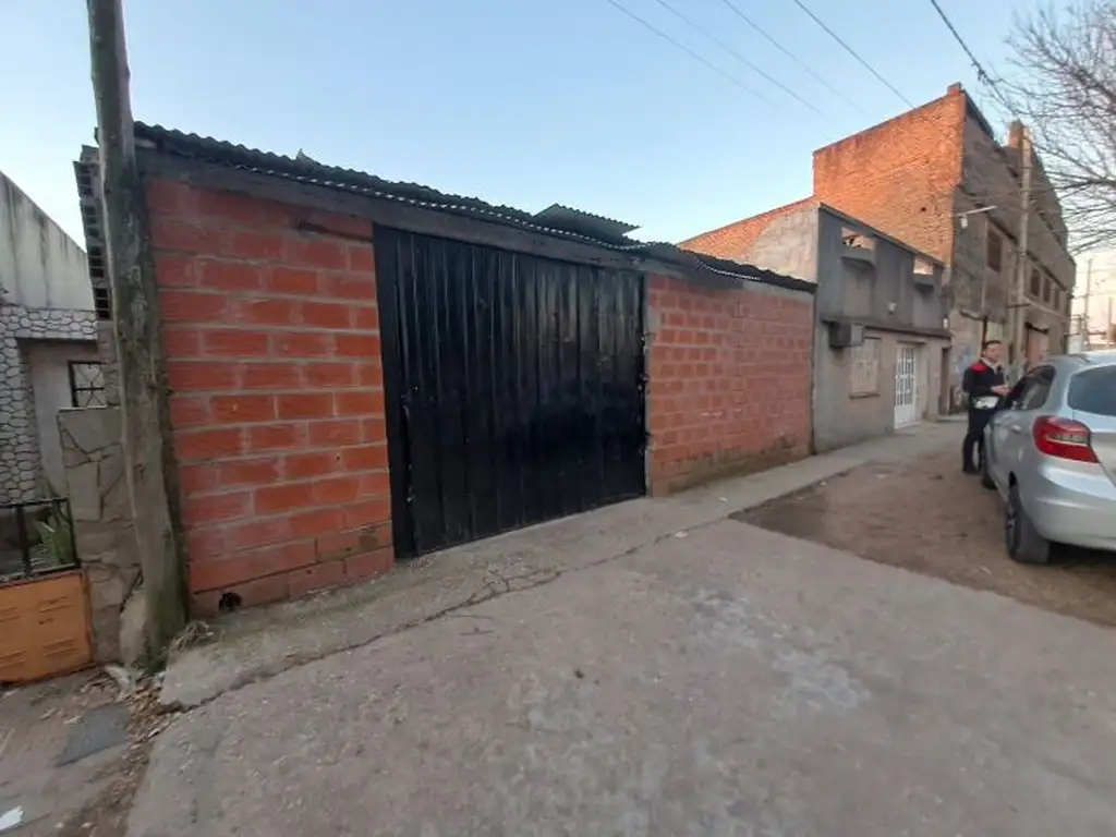 Terreno con cocheras en venta. Barrio Ludueña. Rosario