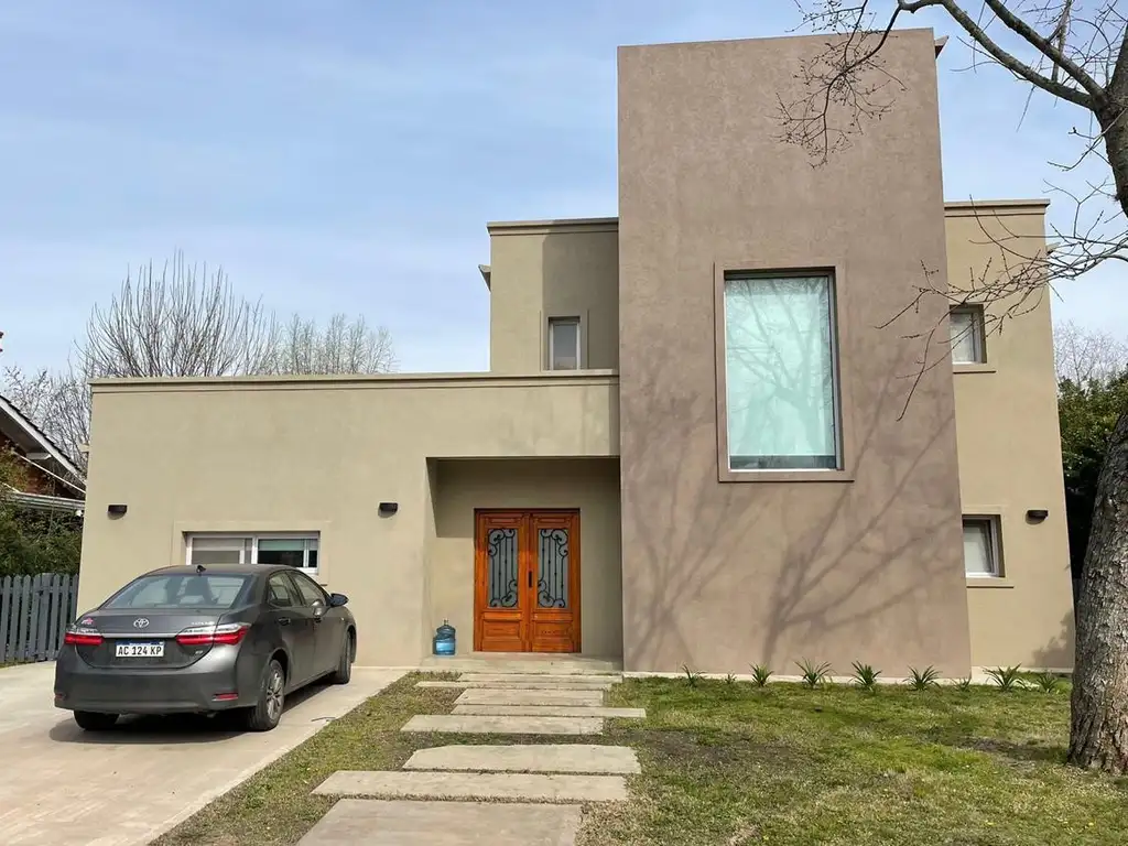 Casa en alquiler permenente Barrio Privado El Buen Retiro. Excelente y acceso a ruta panamericana.