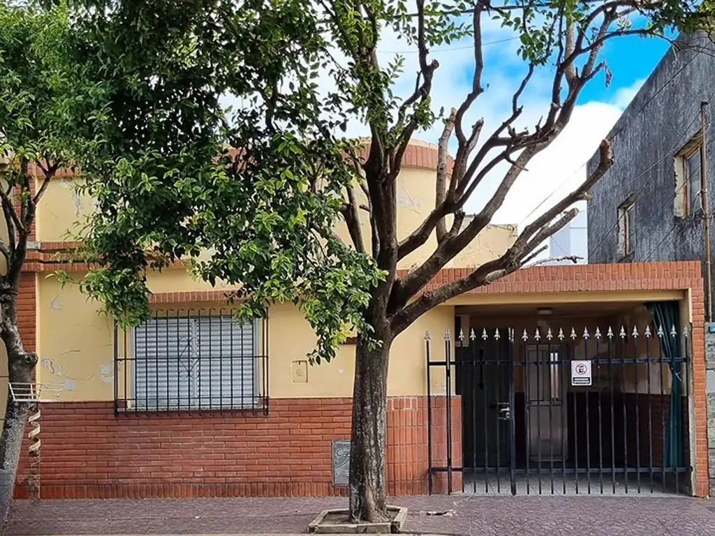 SE VENDE CASA - ZONA CENTRO DE SANTO TOMÉ