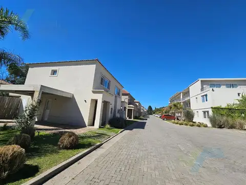 Venta Casa tipo Duplex Saravi Village 4 amb a Estrenar