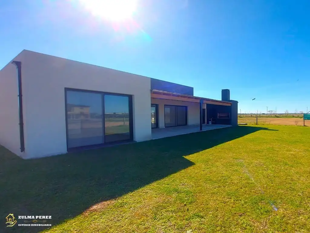 Venta Casa  Puertos Del Lago Riberas 1 planta 6 ambientes 3 dormitorios.