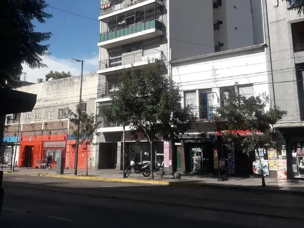 2 AMBIENTES CON PATIO- APTO CRÉDITO- BARRACAS