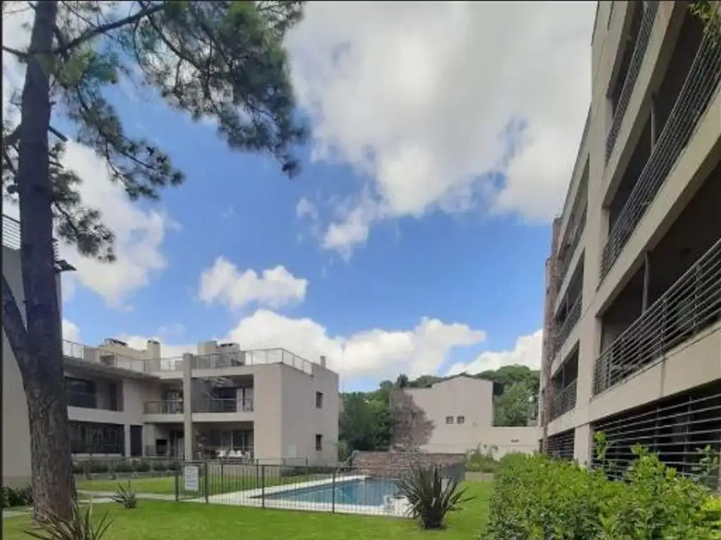 Venta Departamento 3 Ambientes en  En Venta- Zona Tortugas, Amplio Balcón Con Parrilla Y Pileta