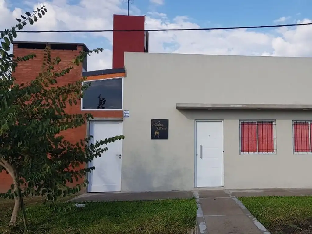 CASA EN VENTA C/PILETA- LOS NARANJOS-RECONQUISTA