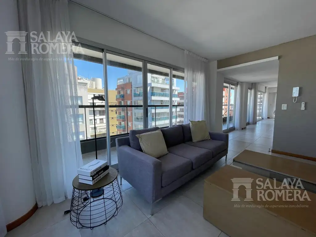 Departamento  en venta en Olivos, piso alto 4 ambientes