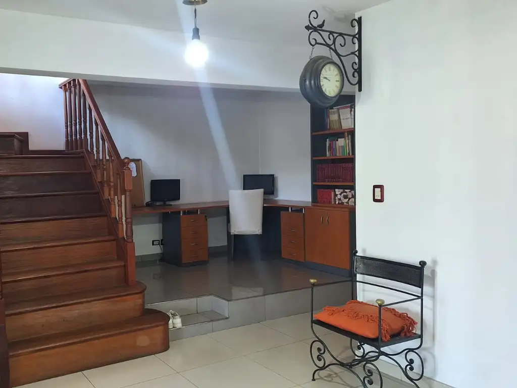 VENDE DEPTO TIPO CASA 3 AMBIENTES 2 PLANTAS CON PATIO