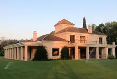 Excelente casa de 580m² en el Argentino Farm Club de Lujan