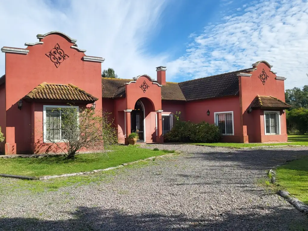 CASA ESTILO COLONIAL CAMPOS DE ROCA I