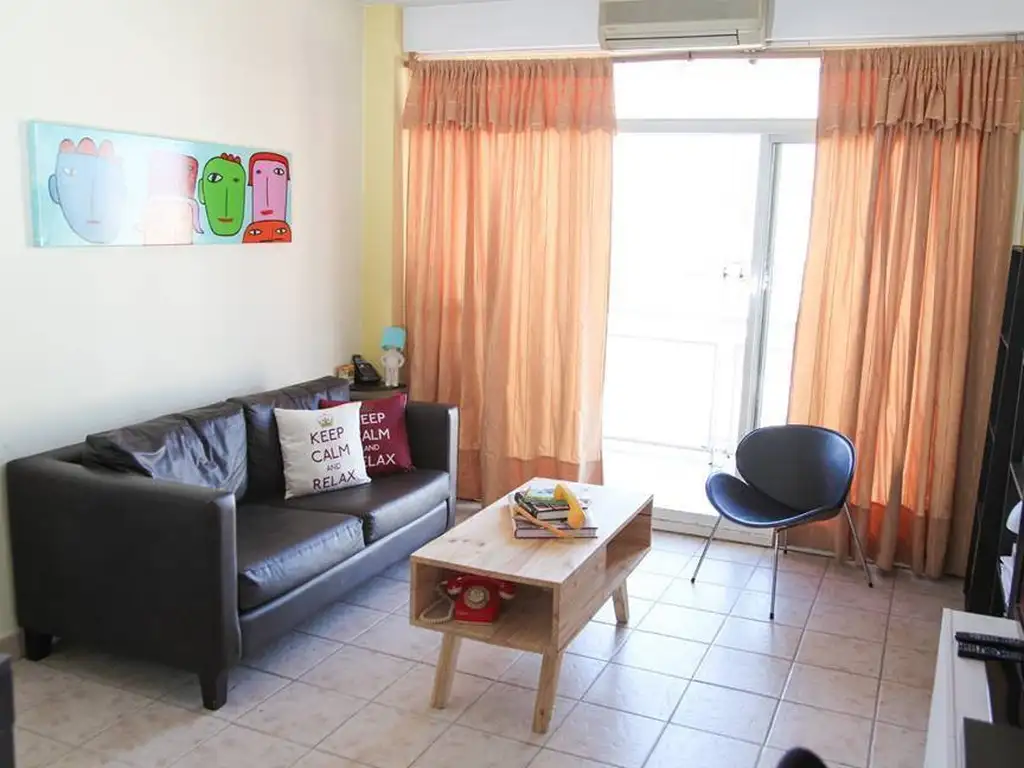 SE VENDE DEPARTAMENTO DE  3 AMBIENTES, COCHERA, BALCON,VISTA