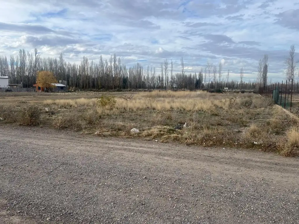 VENTA DE TERRENO AMPLIO EN BARRIO LAS BRISAS