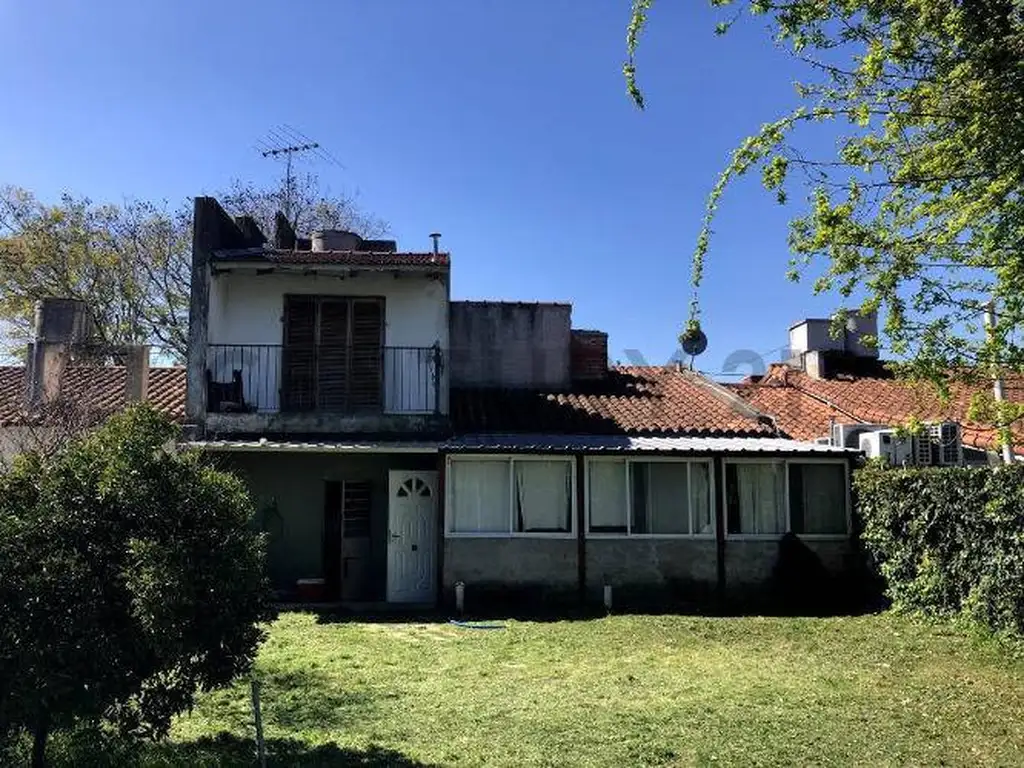 Venta Casa 4 dormitorios 53 años, 178m2, 477 Entre 19 Y 20 2400, City