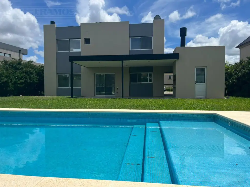 Casa en el Barrio Vistas Puertos ESCOBAR