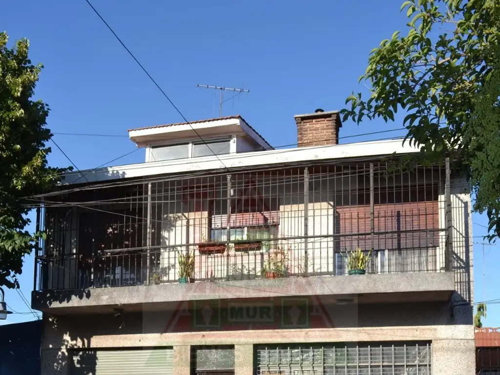 CASA MULTIFAMILIAR CON LOCAL, VENTA EN BECCAR