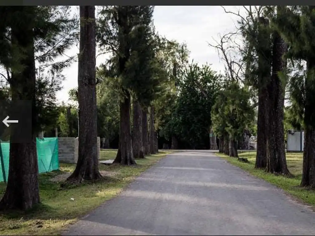 TERRENO DERQUI BARRIO PARQUE