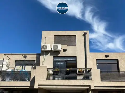 VENTA DE DEPARTAMENTO DE 2 AMB CON BALCON Y COCHERA