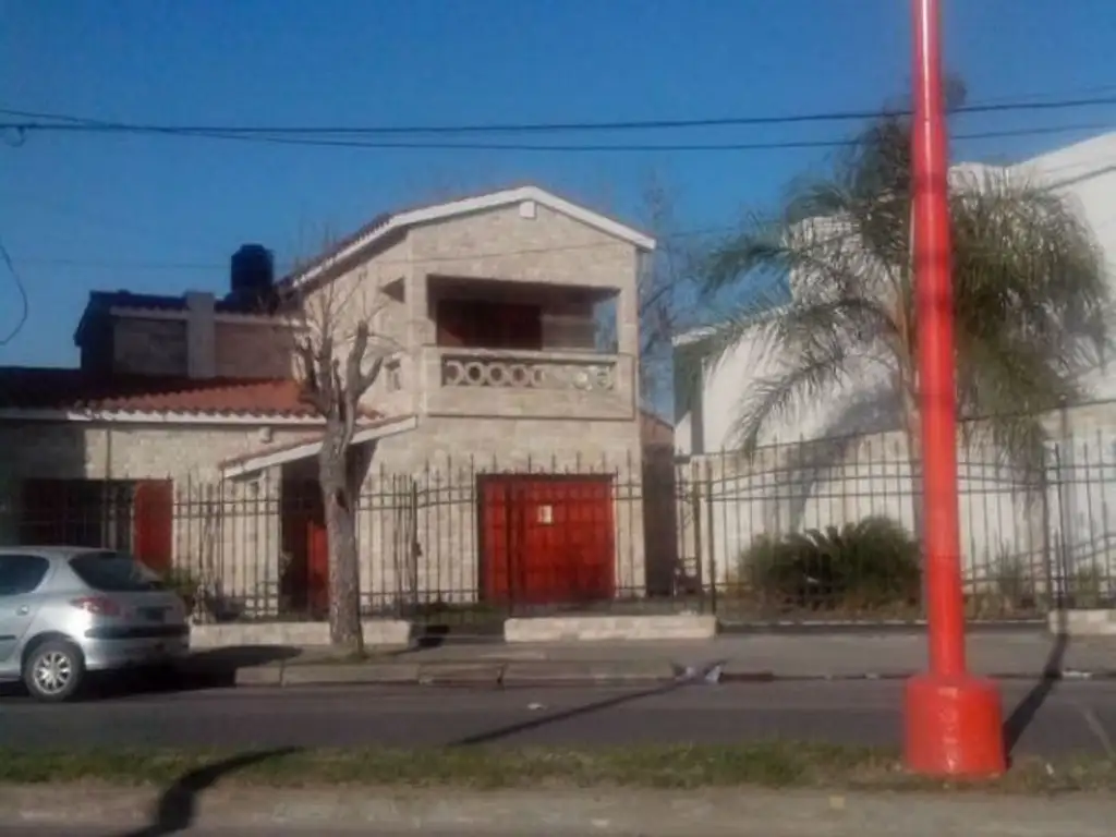 AV. JUAN D. PERON 1500