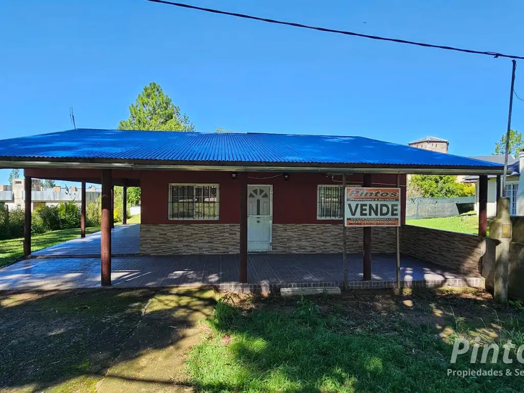 Casa con piscina en San José E. Ríos