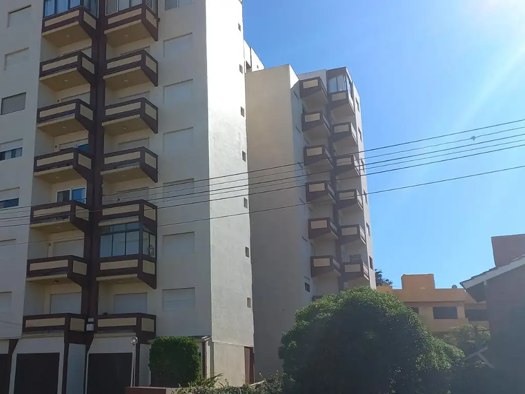 Se Vende Excelente departamento 3 amb. en Villa Gesell