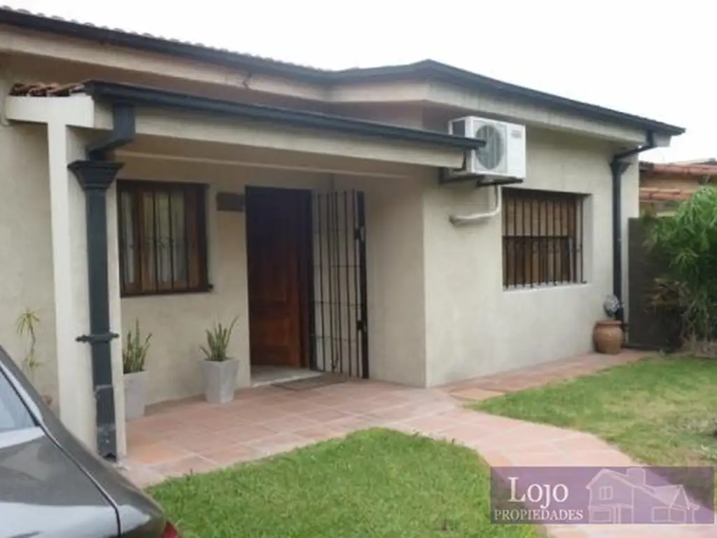 IMPECABLE CHALET DE 6 AMBIENTES EN ITUZAINGO NORTE (1630)